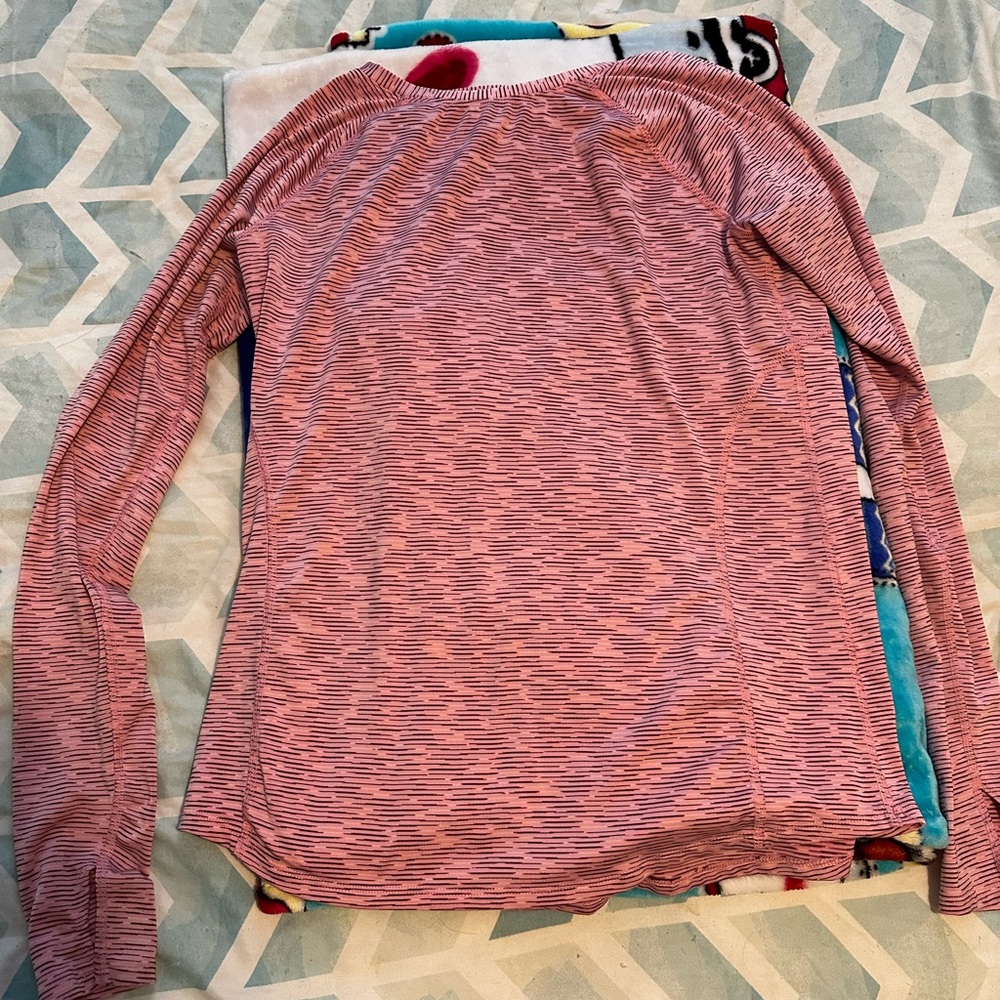 Women’s Small Tek Gear Shirt
